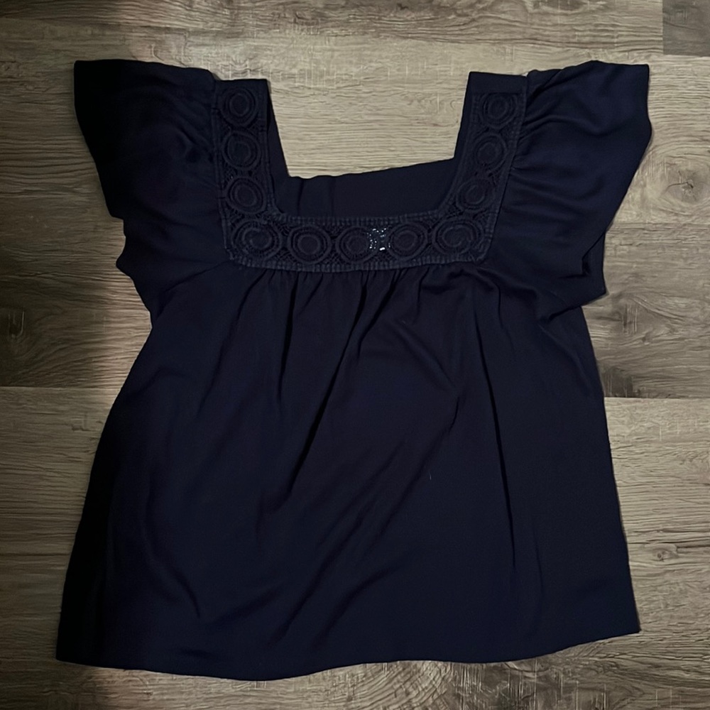 Women’s Old Navy top size medium